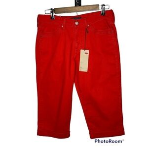 NWT Levi’s 515 Red Capris